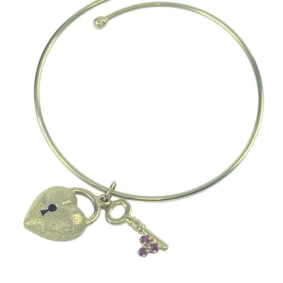 14k gold Ruby Key to my Heart open slip on bangle 12.3g 7.25" JR8078